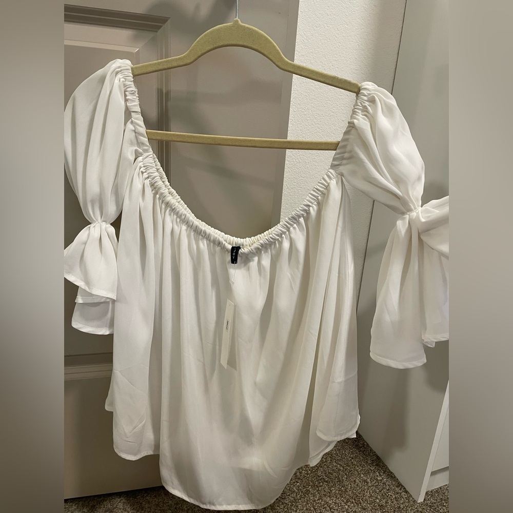 Elegant White Off-Shoulder Women's Top